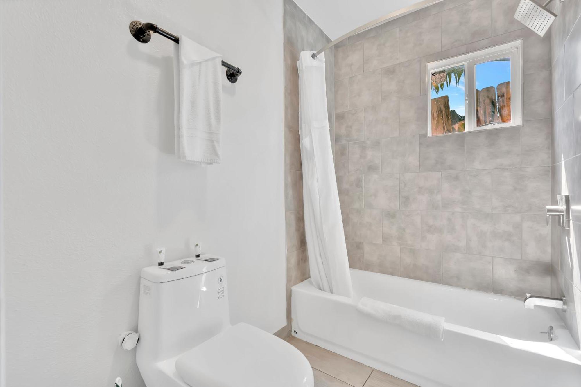 Lakewood Tradewinds Motel מראה חיצוני תמונה