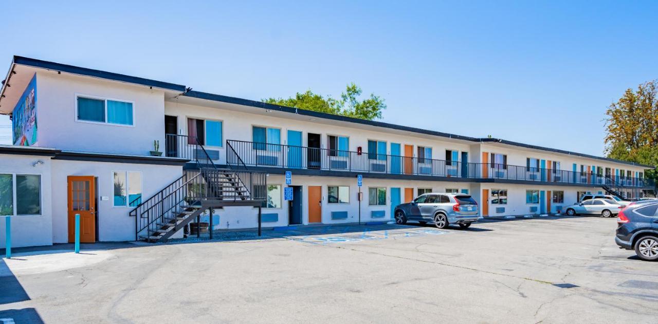 Lakewood Tradewinds Motel מראה חיצוני תמונה